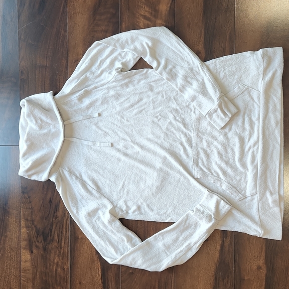 tek gear Tops - Tek gear white turtle neck long sleeve sweater Size XS